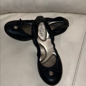 Dexflex Black ballet Flats with Bow Accent 7.5